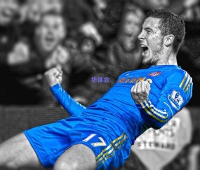 虚拟绿茵风暴，FC26年度蓝阵容揭晓，新时代三叉戟领衔，范戴克坐镇后防