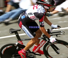 哈兰德双足神威演绎补射艺术 曼城锋霸左右开弓定江山