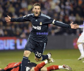 加拉塔萨雷主帅公开澄清转会传闻，弗拉泰西不在球队引援计划之内