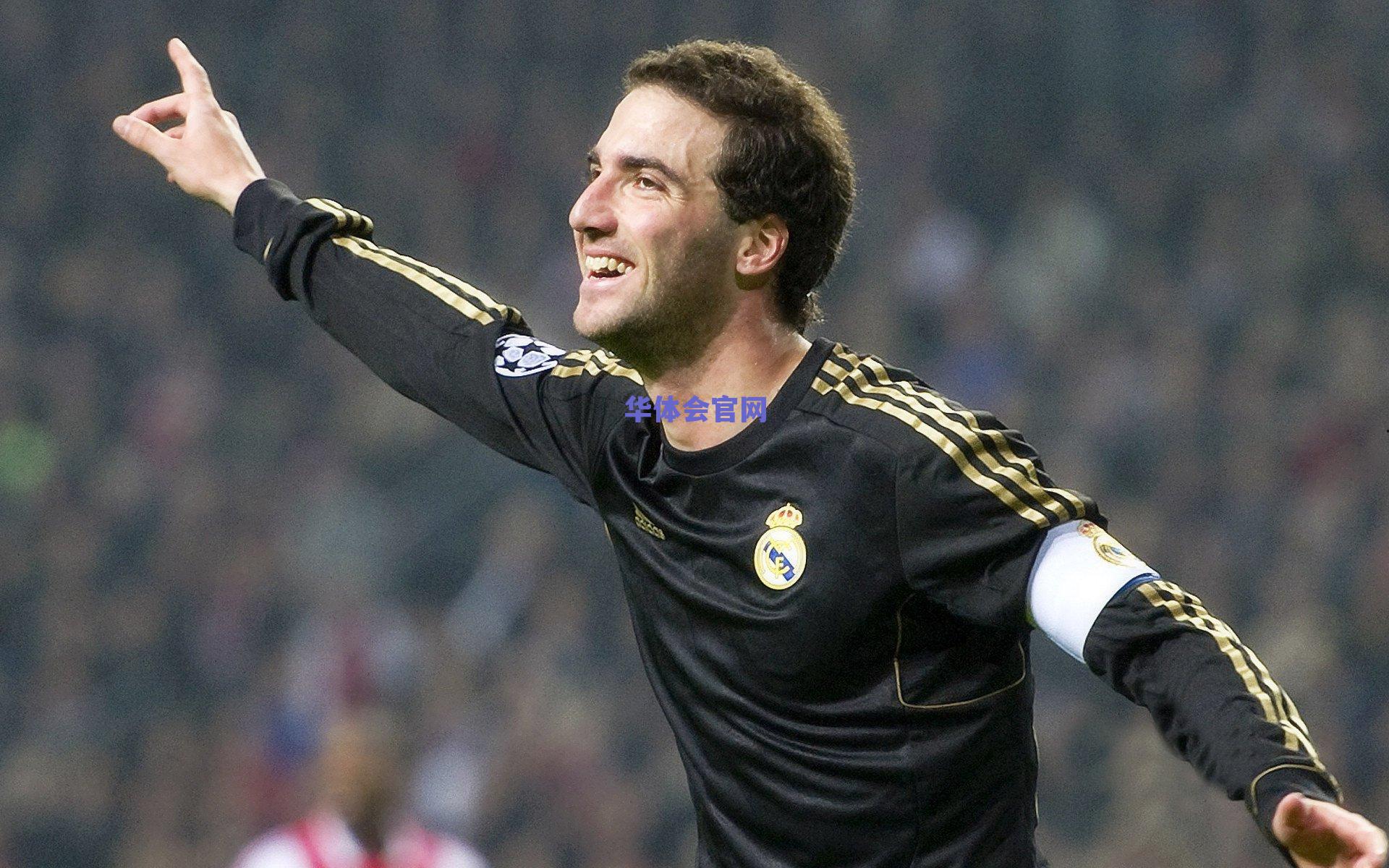 铁人詹皇再创巅峰神话!四场仅休20分钟,三项技术统计全队第一震撼联盟